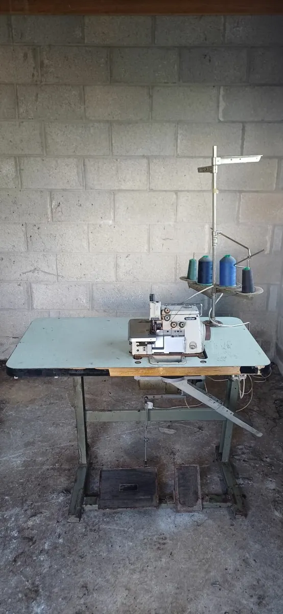 Brother EF4-B531 Industrial Overlocker (4 Thread S - Image 3