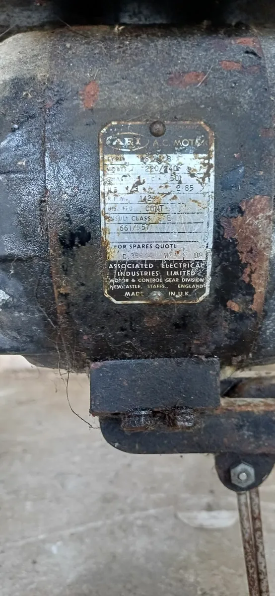 Vintage Singer 31K15 Industrial Sewing Machine - Image 4