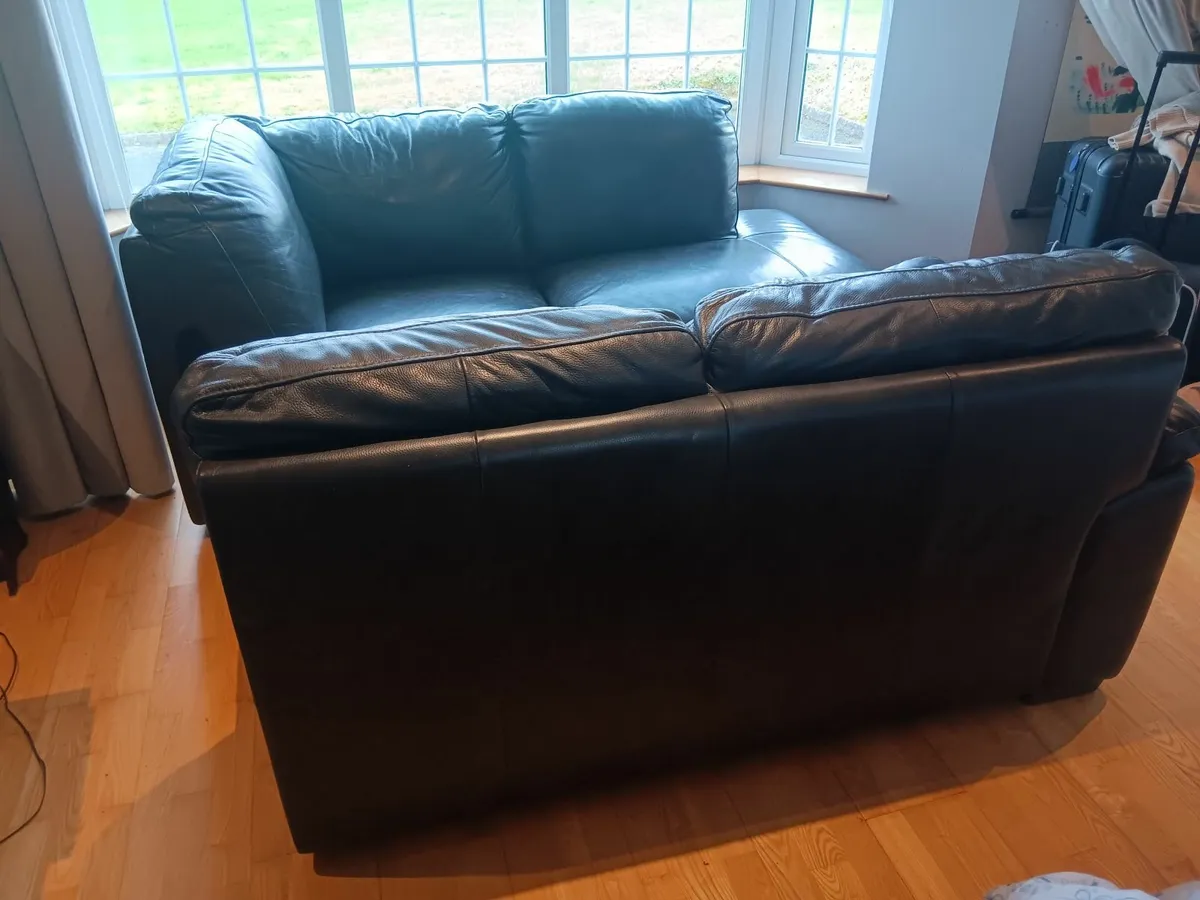 EZ living leather L shaped couch - Image 3