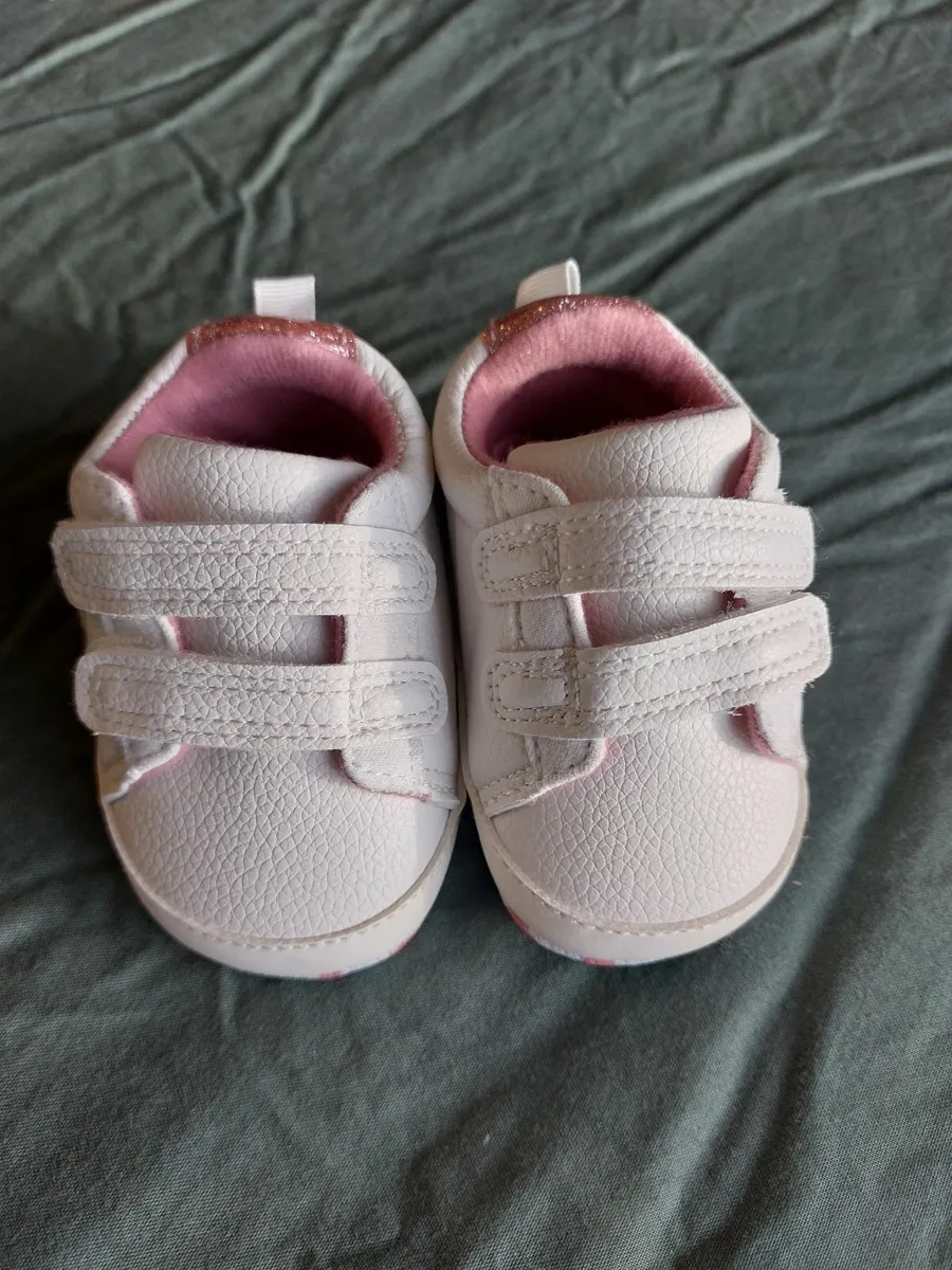 Baby girl shoes 3-6 months - Image 3