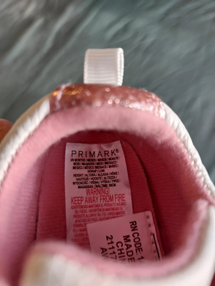 Baby girl shoes 3-6 months - Image 2