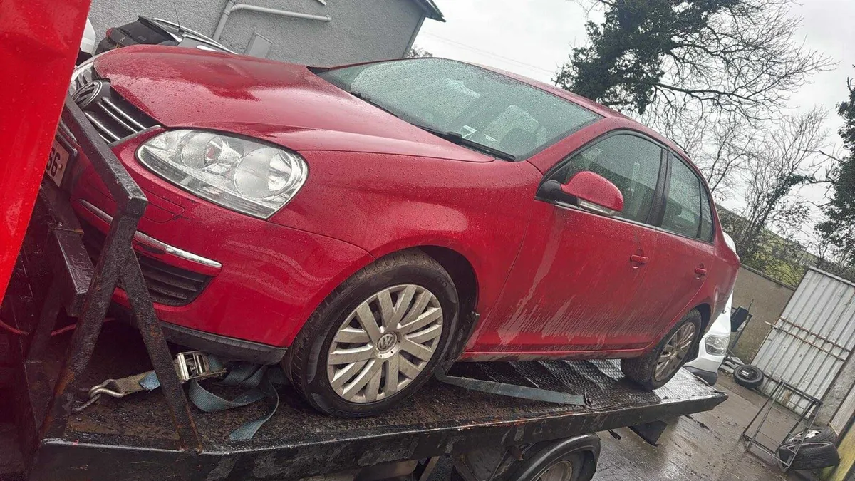 Volkswagen Jetta 1.6 TDI breaking - Image 1
