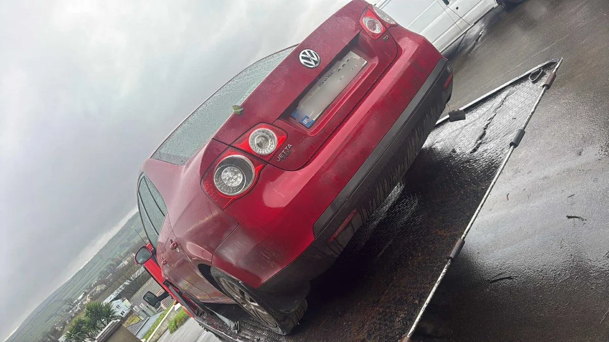 Volkswagen Jetta 1.6 TDI breaking - Image 2