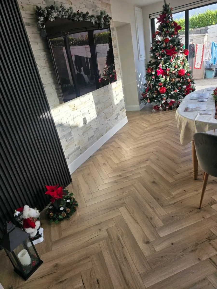 Floor fitting - Image 1