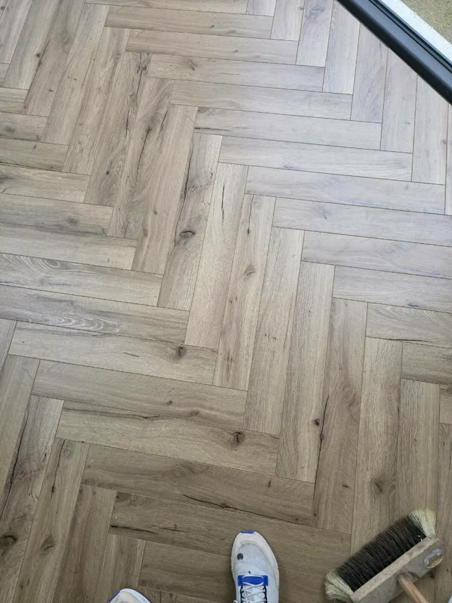 Floor fitting - Image 3