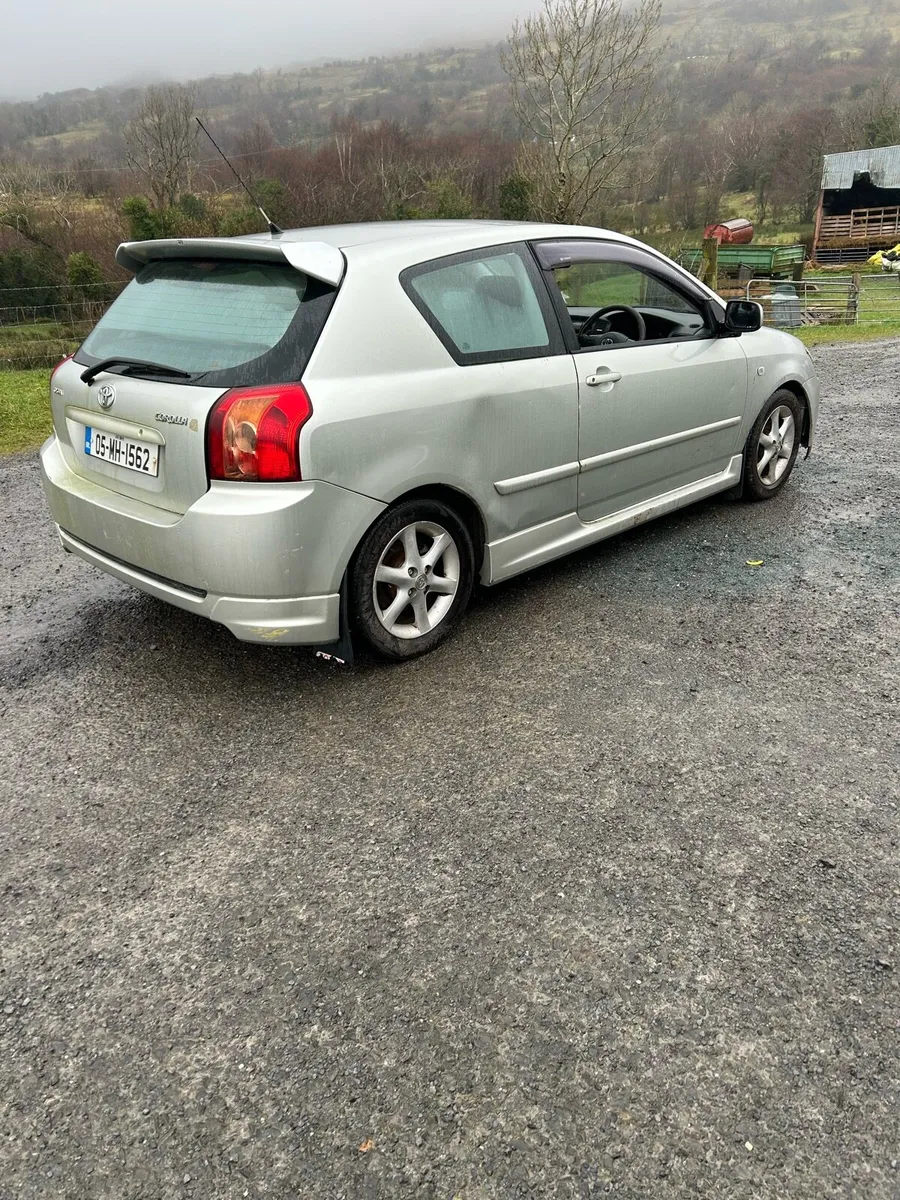 Toyota corolla - Image 2