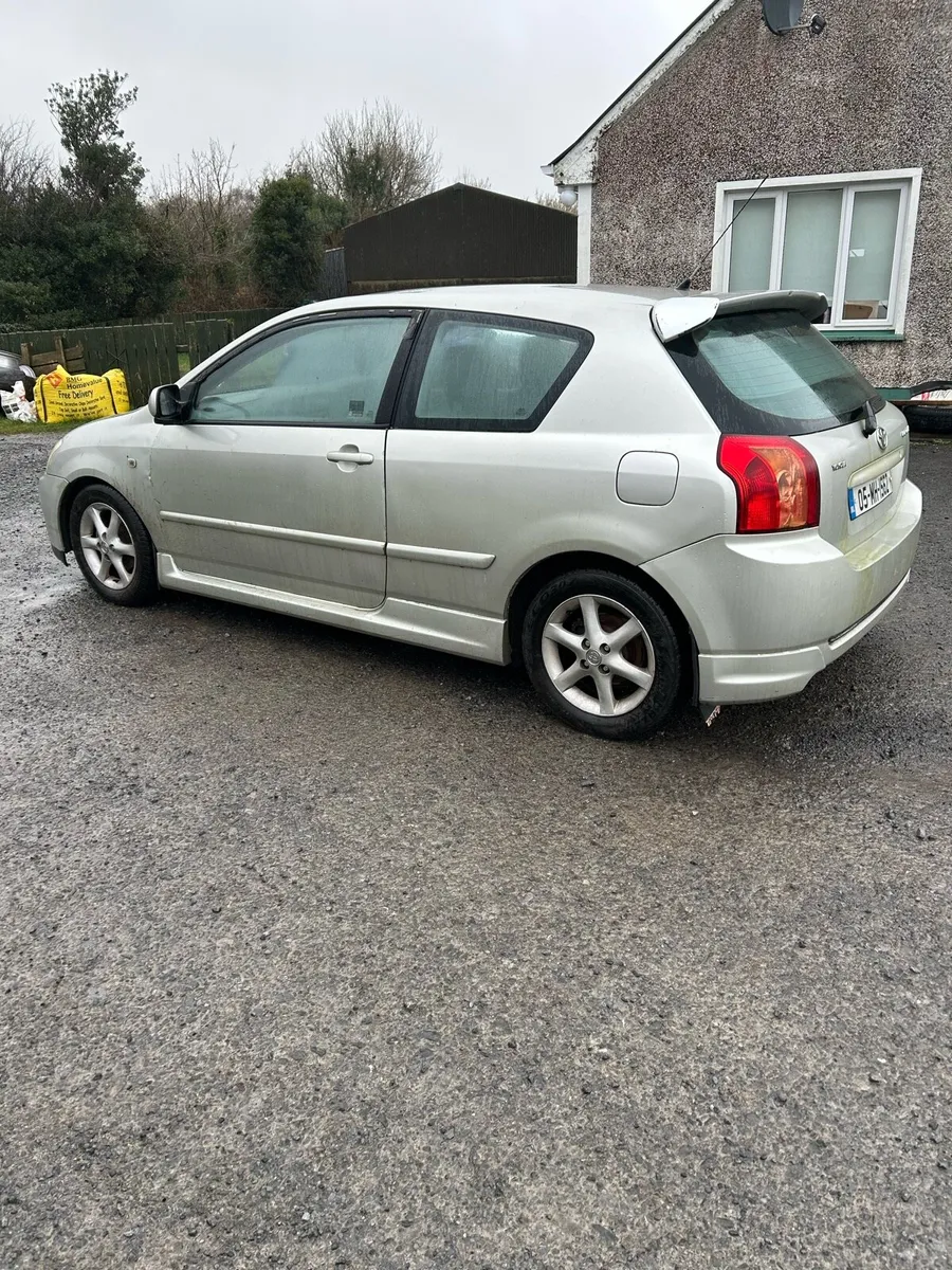 Toyota corolla - Image 3