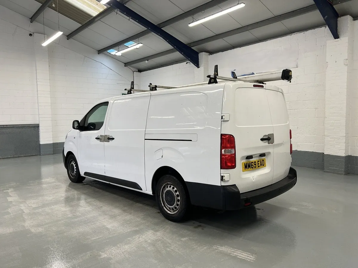 2019 Peugeot Expert Panel Van - Image 2