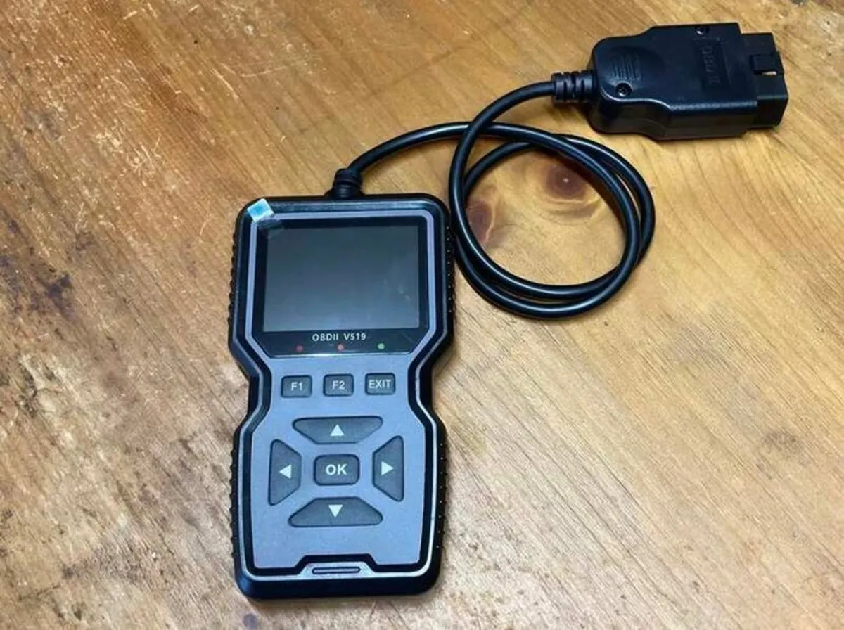 OBD2 Diagnostic Scanner V519, Professional Grade - Image 1