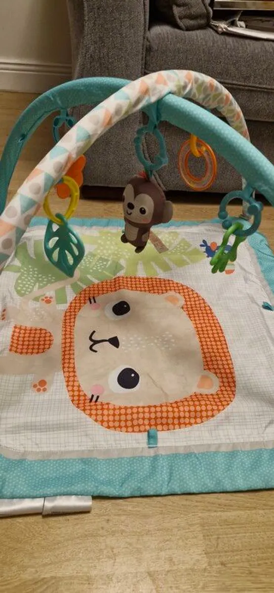 Pram/ moses basket/ changing table and more - Image 2