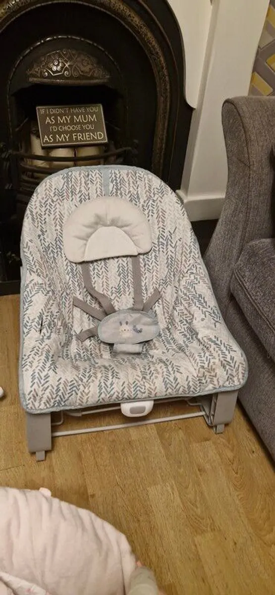 Pram/ moses basket/ changing table and more - Image 4