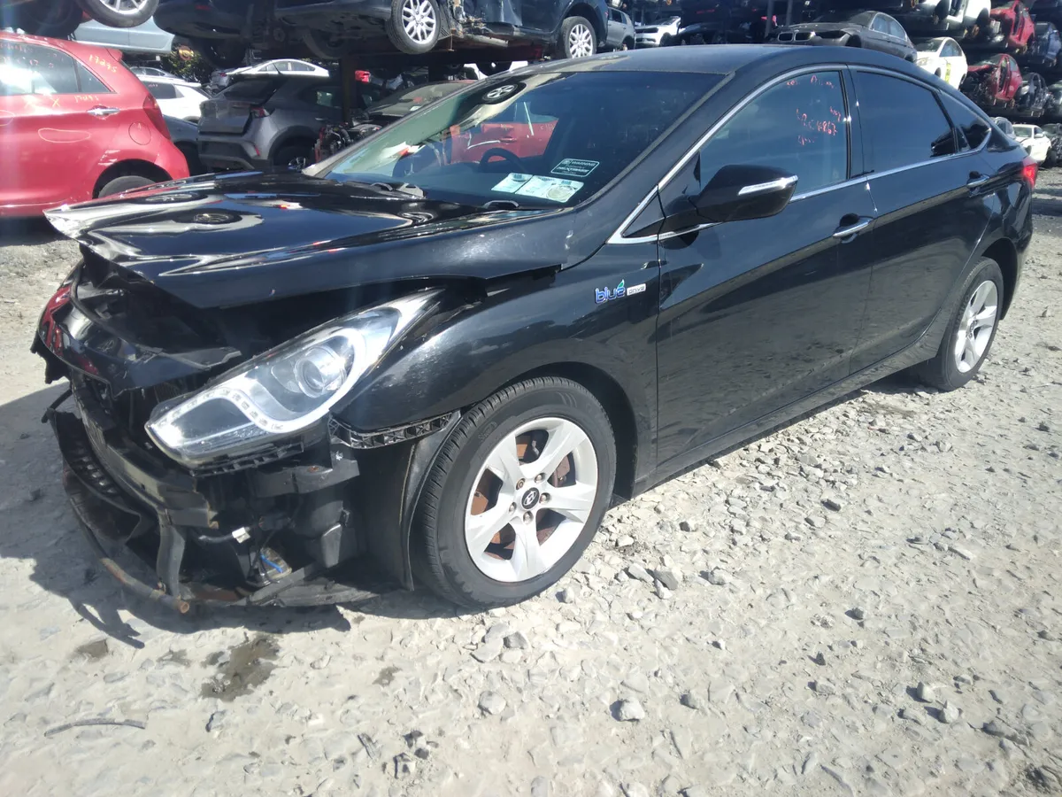 2014 Hyundai i40 For Breaking/Dismantling - Image 1