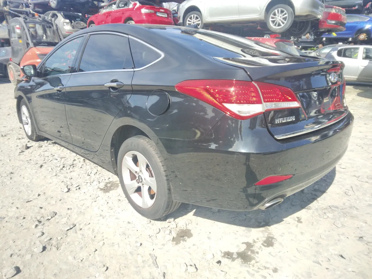 2014 Hyundai i40 For Breaking/Dismantling - Image 3
