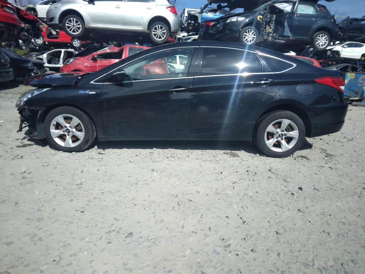 2014 Hyundai i40 For Breaking/Dismantling - Image 2