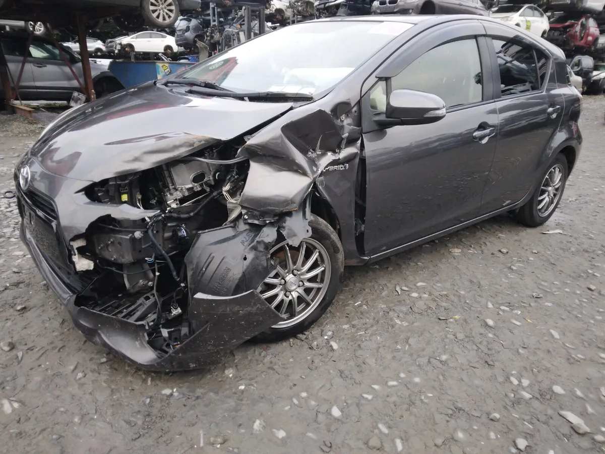 2015 Toyota Aqua For Breaking/Dismantling - Image 1