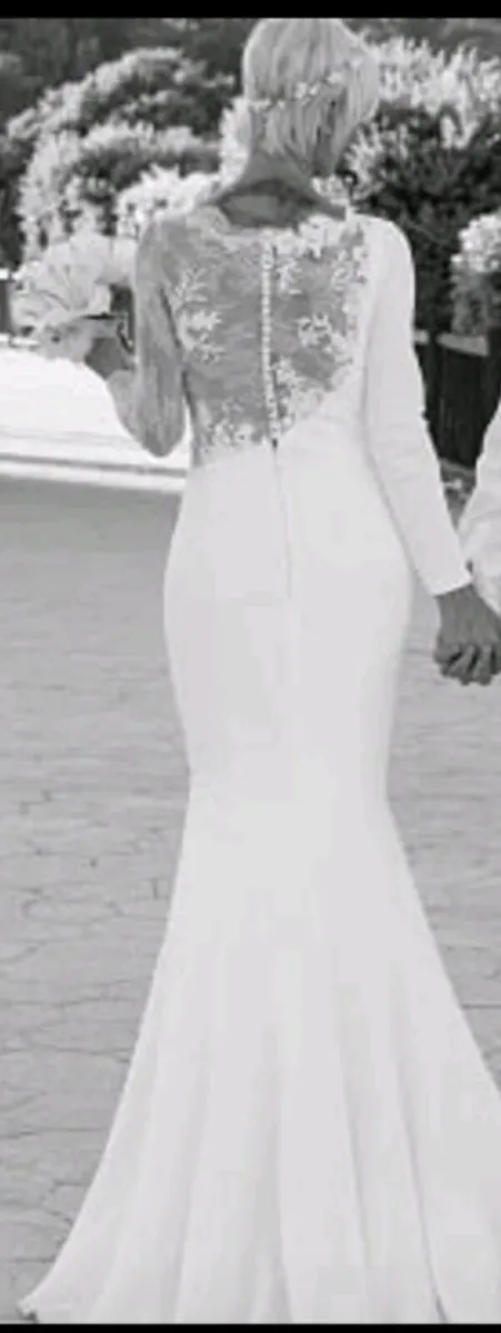 DESIGNER WEDDING DRESS - Image 2