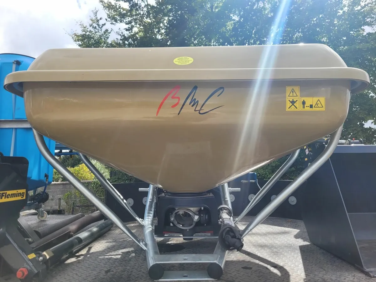 New Stock Spreaders - Image 1