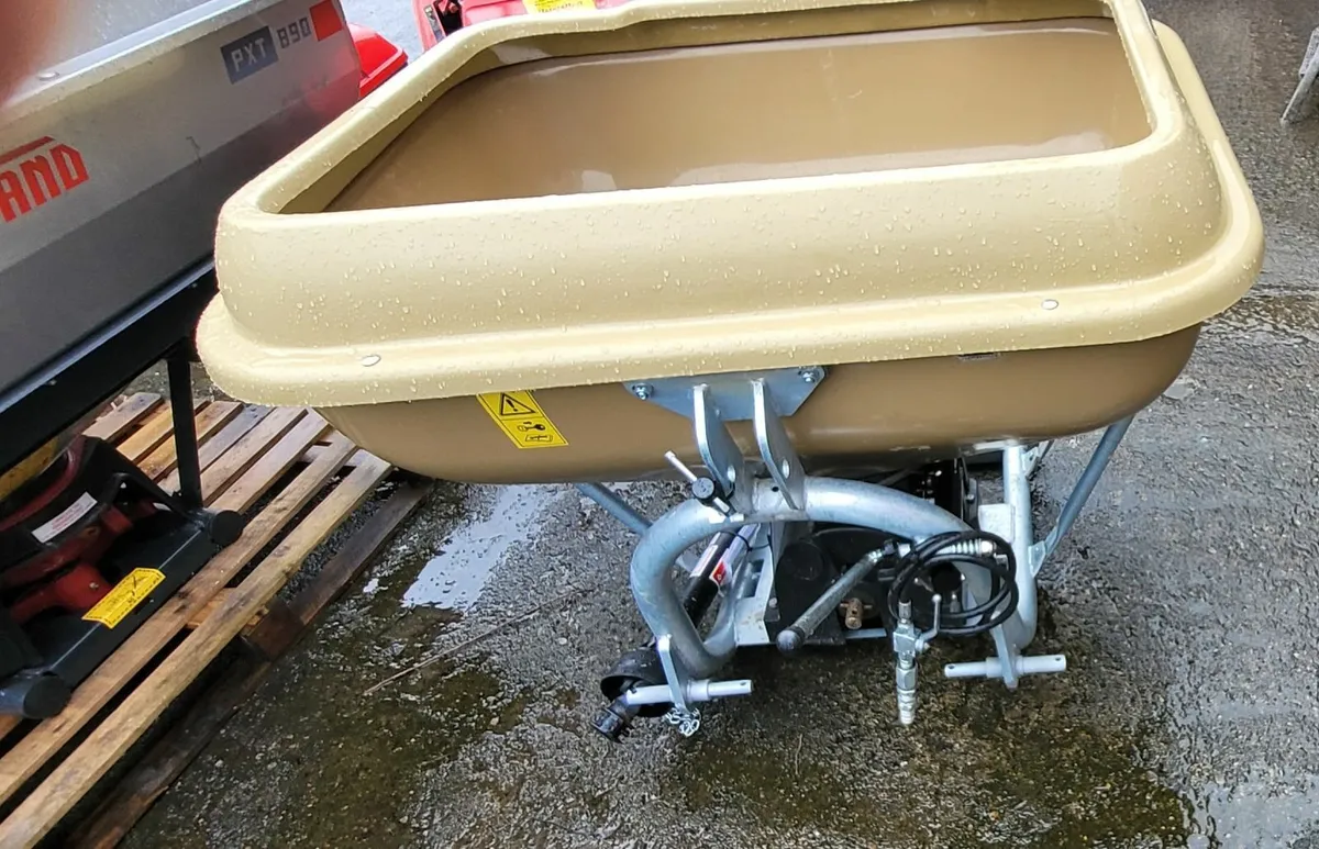 New Stock Spreaders - Image 3