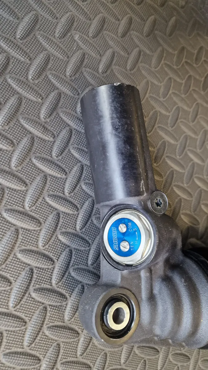 CBR1000RR 08 uprated rear shock - Image 2