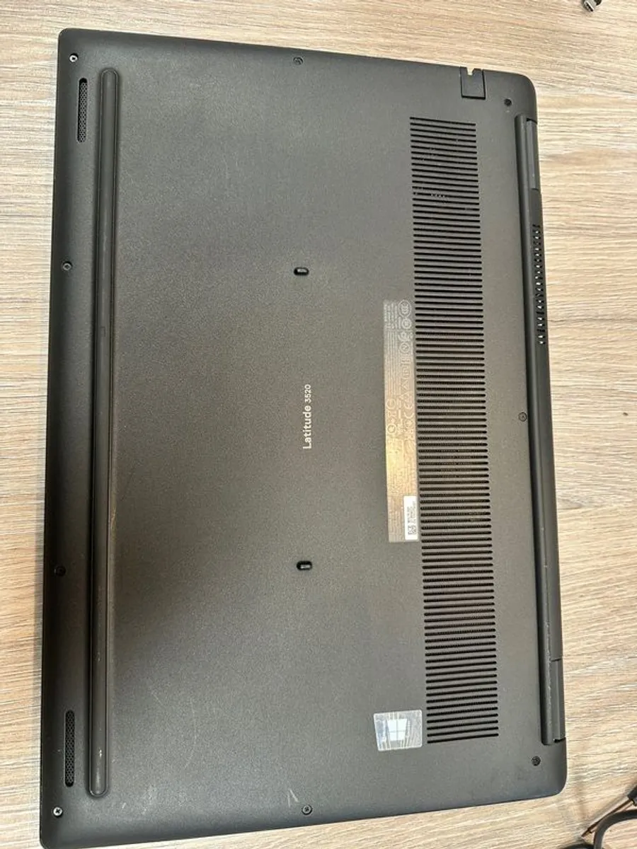 Dell Latitude 3520 - i7 (11th Gen) | 16GB RAM | Windows 11 Pro - Image 2