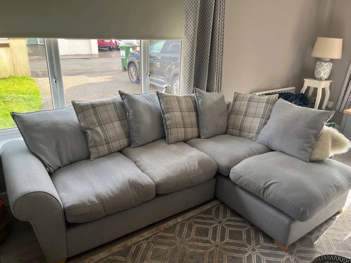 Corner Sofa 4 seater - Image 1