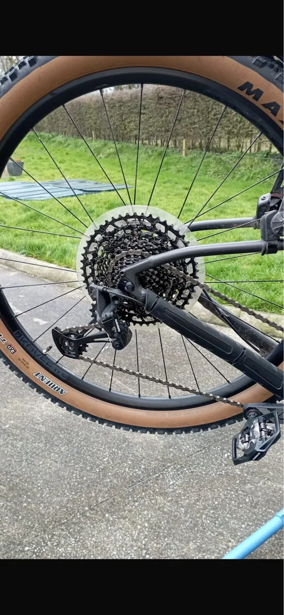 Trek Marlin 8 Gen 3 Bike - Image 2