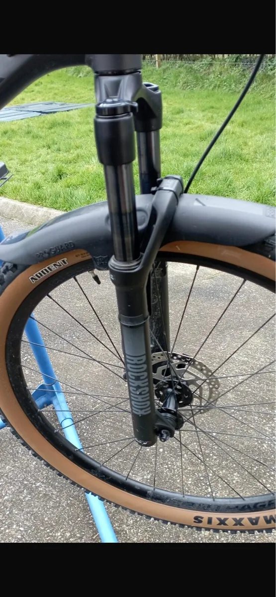 Trek Marlin 8 Gen 3 Bike - Image 3