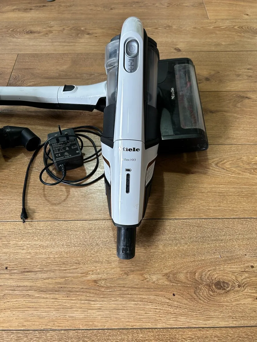 Miele Triflex HX1 Vacuum Cleaner - Image 2