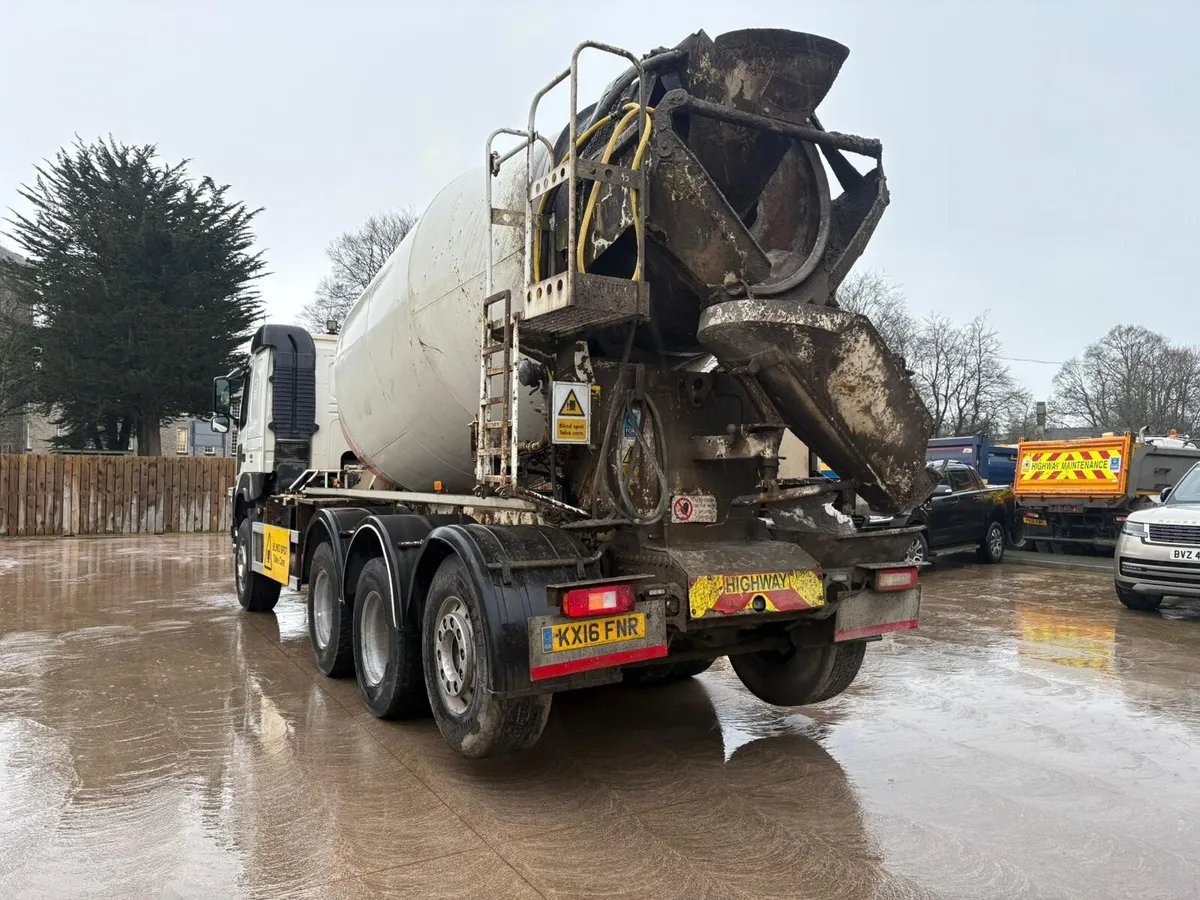 2016 Volvo FM410 Tridem Mixer. Choice - Image 4