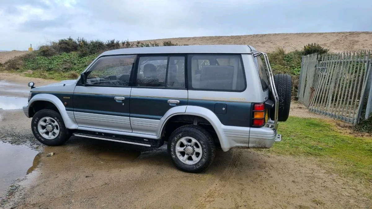 MITSUBISHI PAJERO EXCEED 2.8 - Image 4