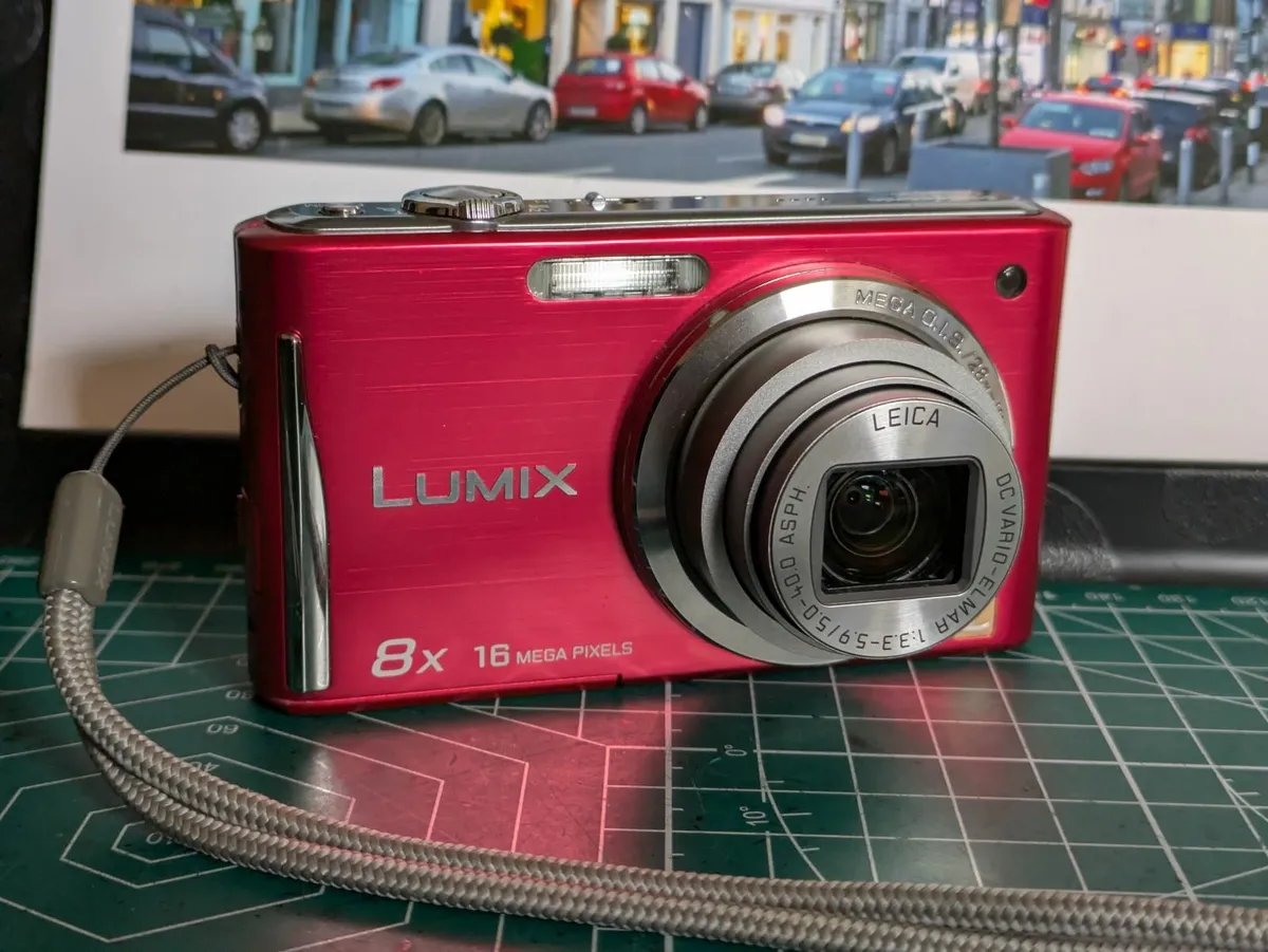 Lumix FS35 16MP CCD🌈 digital compact 📸 Leica 💥 - Image 1