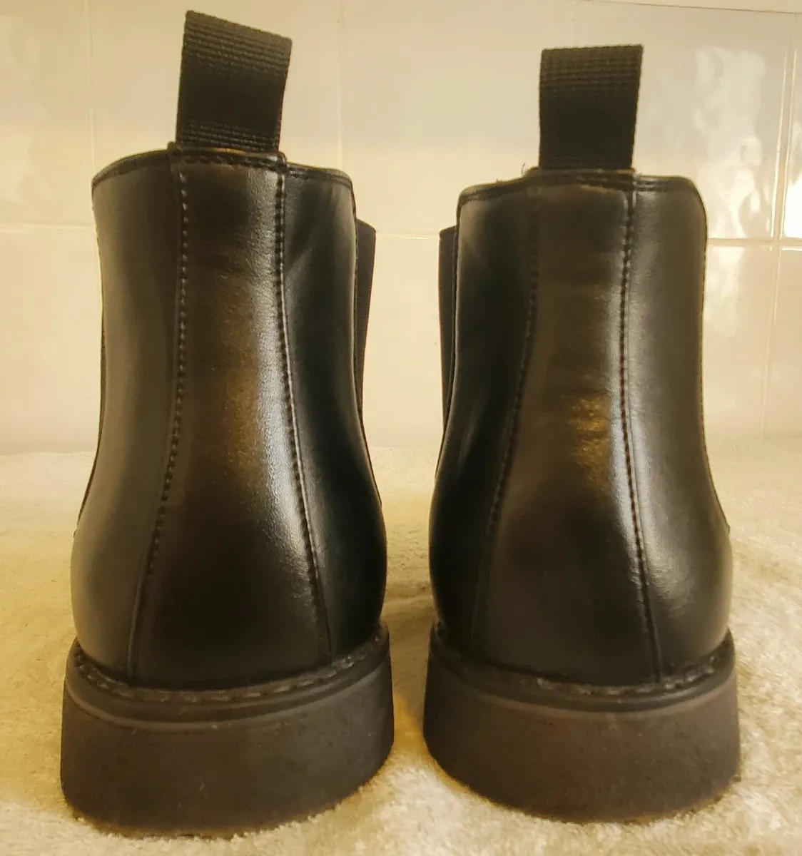 AS NEW>>>Chelsea Boots size 7 >>>As NEW - Image 3