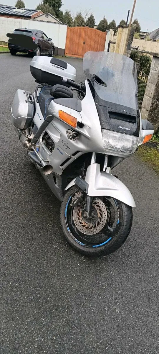 2002 honda pan European st1100 - Image 1