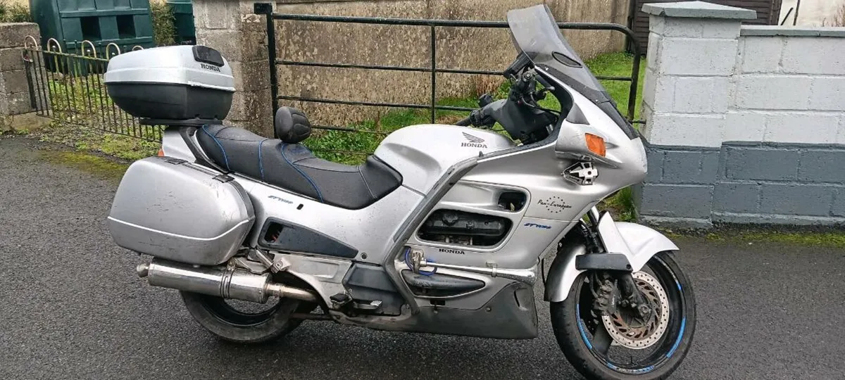 2002 honda pan European st1100 - Image 2
