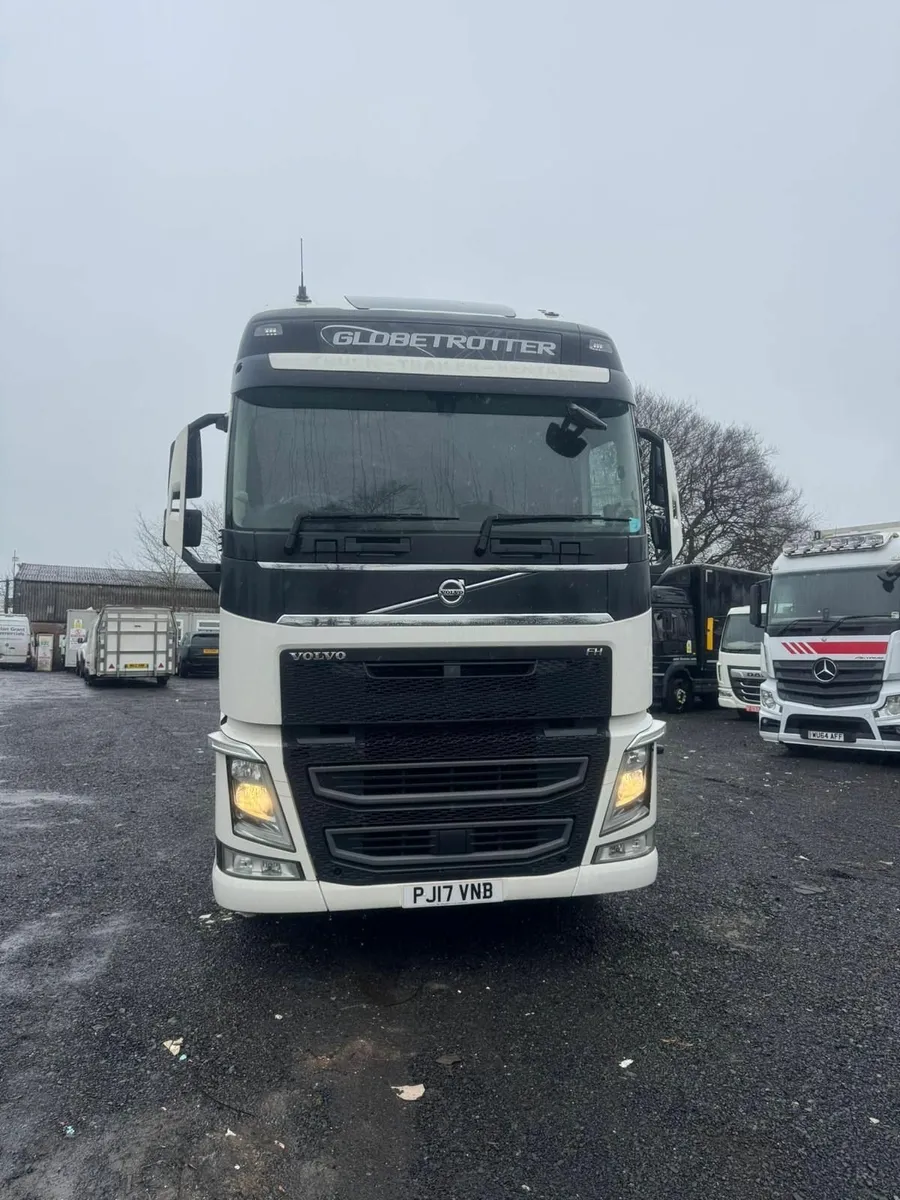 2017 FH4 500 XL GLOBETROTTER - Image 1