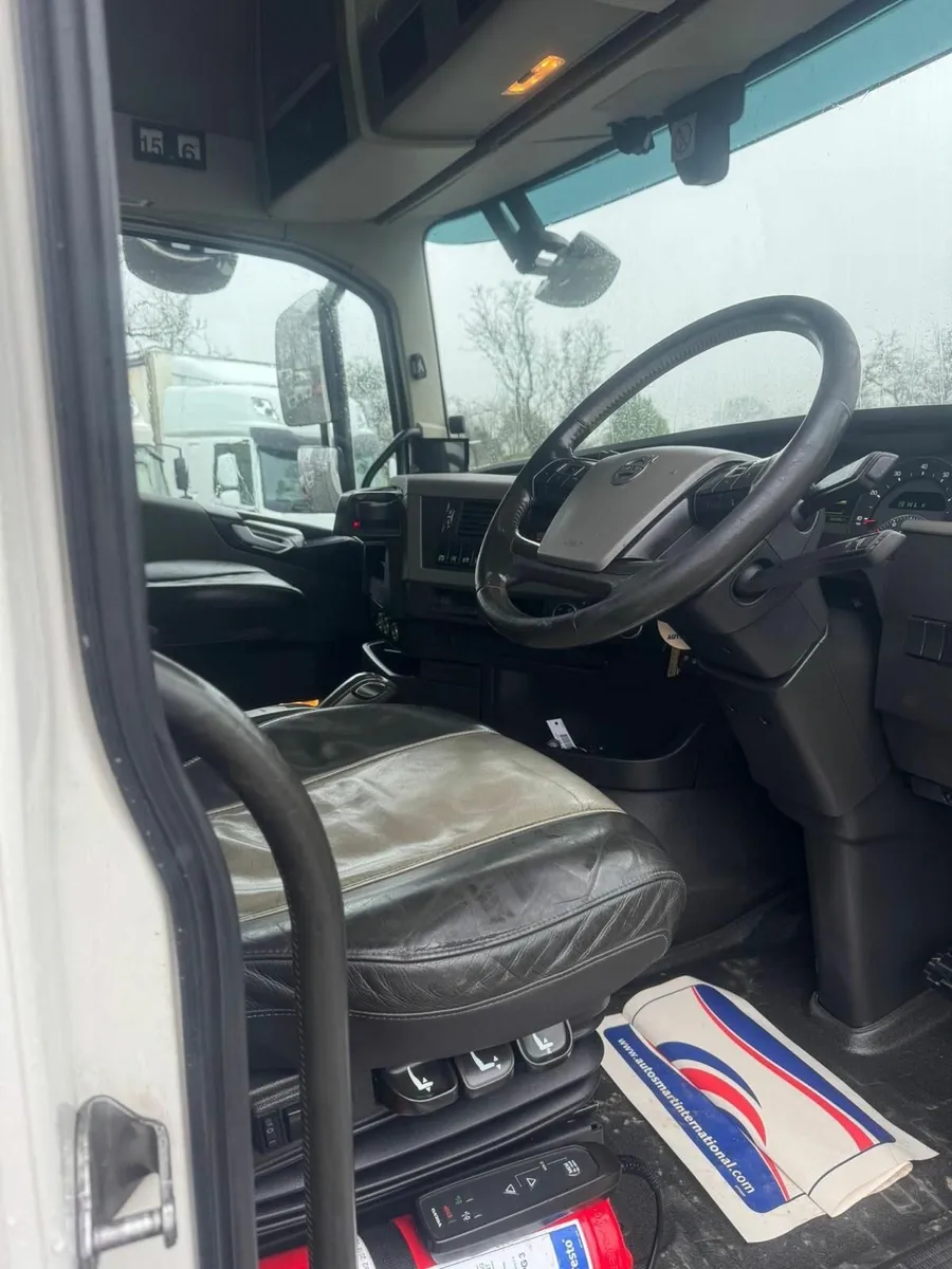 2017 FH4 500 XL GLOBETROTTER - Image 3