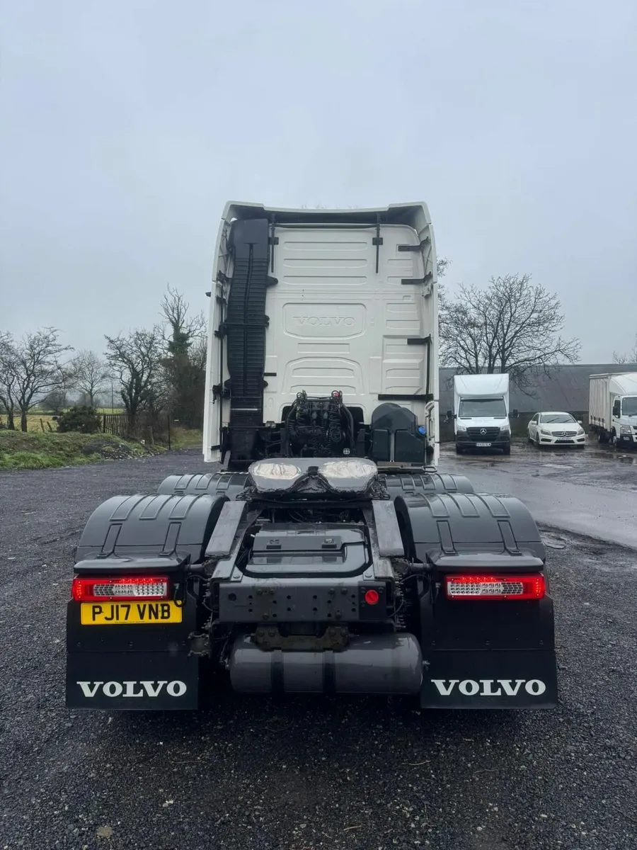 2017 FH4 500 XL GLOBETROTTER - Image 4