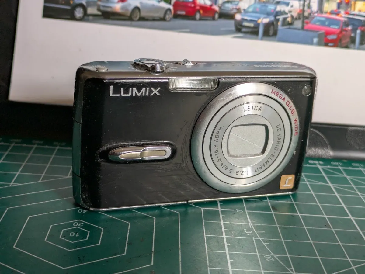Panasonic Lumix 7MP CCD🌈 Leica Vario-Elmarit💥 - Image 2