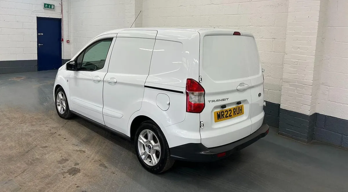 2022 Ford Transit Courier Small Panel Van - Image 4