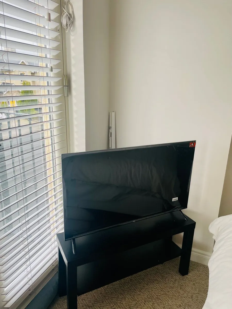 BRAND NEW 40’’ TV in wrapper: Full HD Smart Fire - Image 4