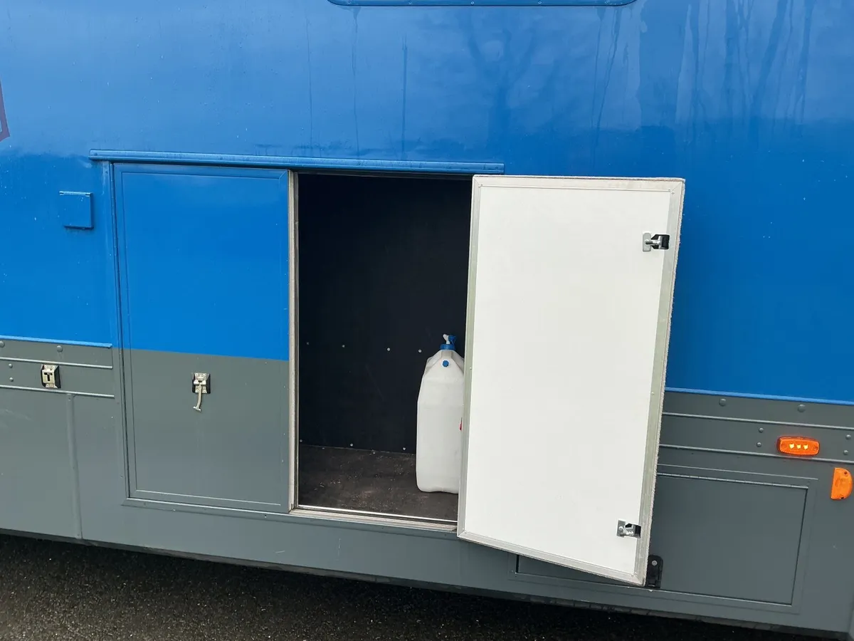 2012 Daf horsebox - Image 2