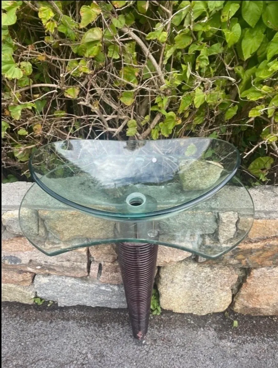 Pump Grundfos. 4 AJ’s, Sinks, Taps - Image 2