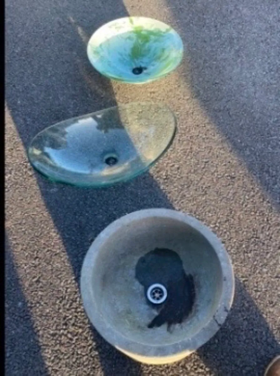 Pump Grundfos. 4 AJ’s, Sinks, Taps - Image 4