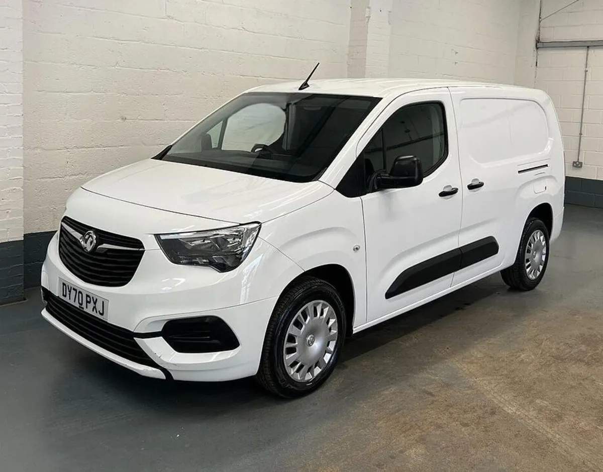 2020 Vauxhall Combo Small Panel Van - Image 2