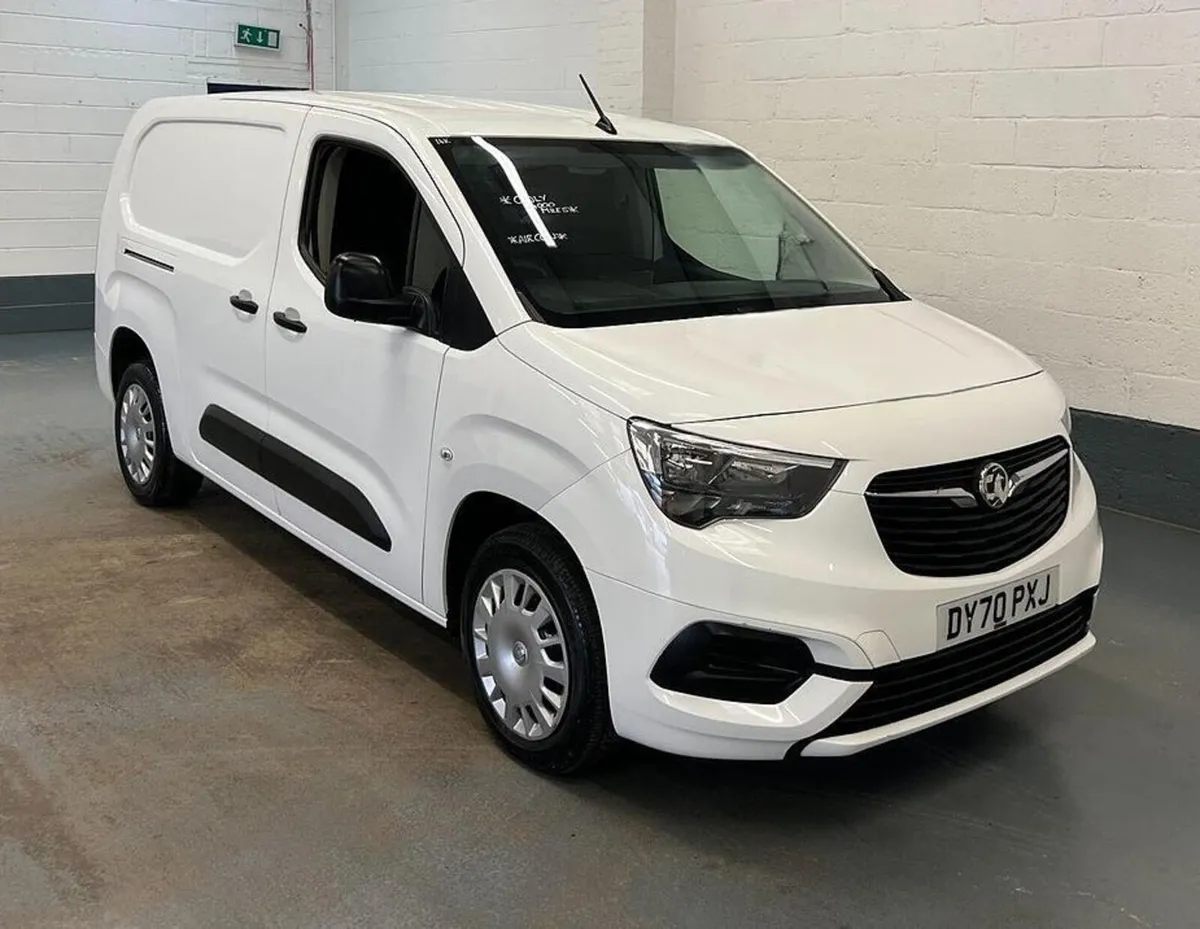 2020 Vauxhall Combo Small Panel Van - Image 3