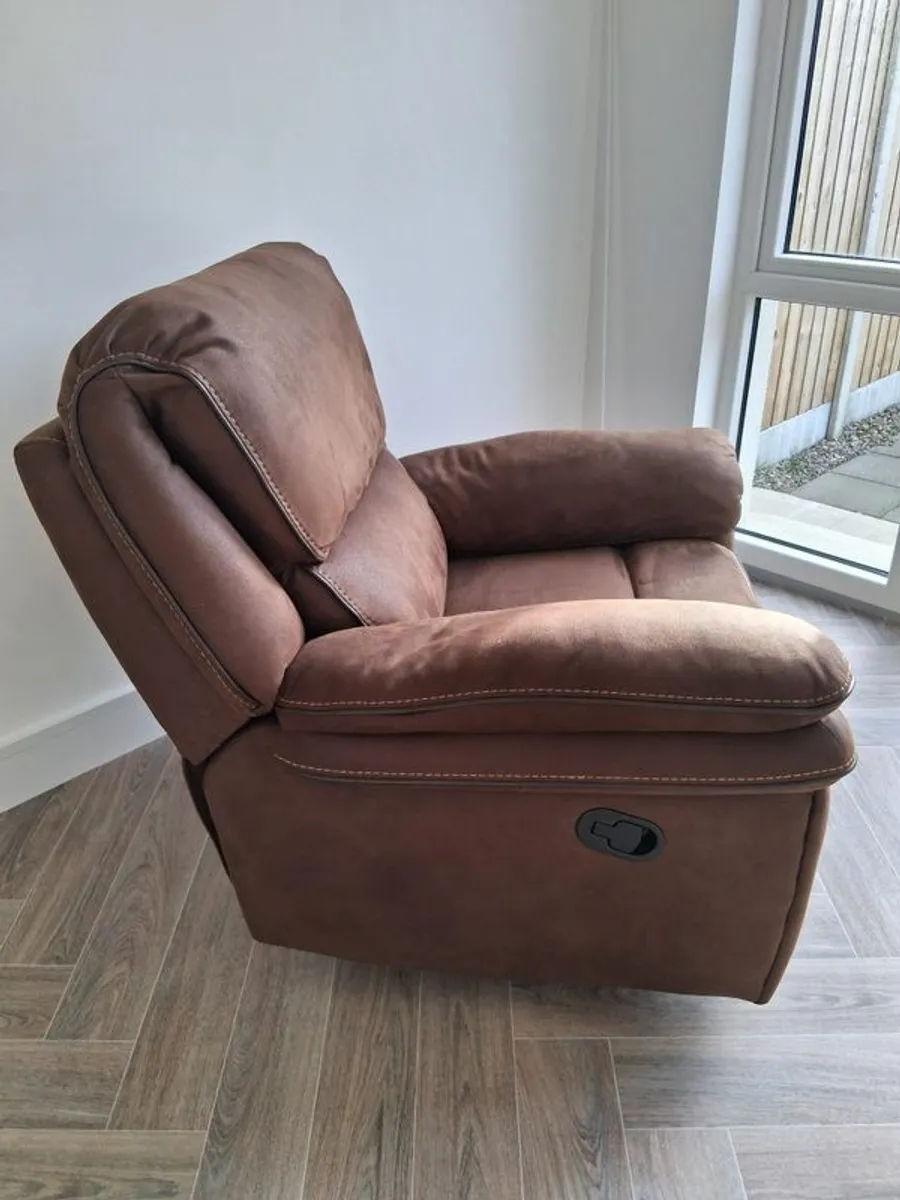 recliner - Image 3