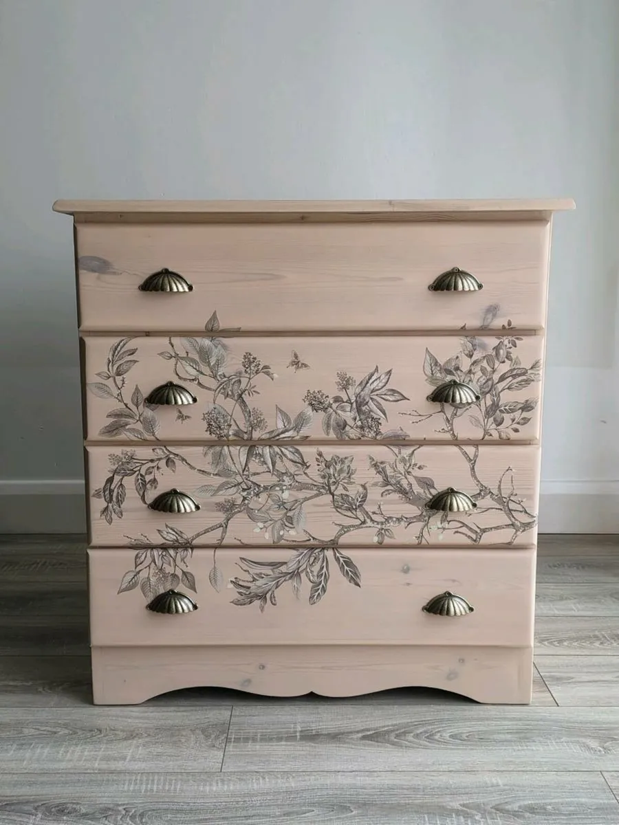 Solid wood chest of drawers - Image 2