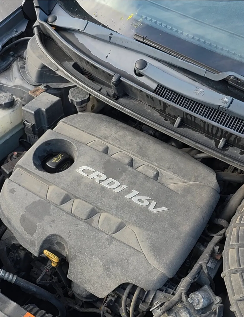 Hyundai i30 2013 1.4 CRDI engine