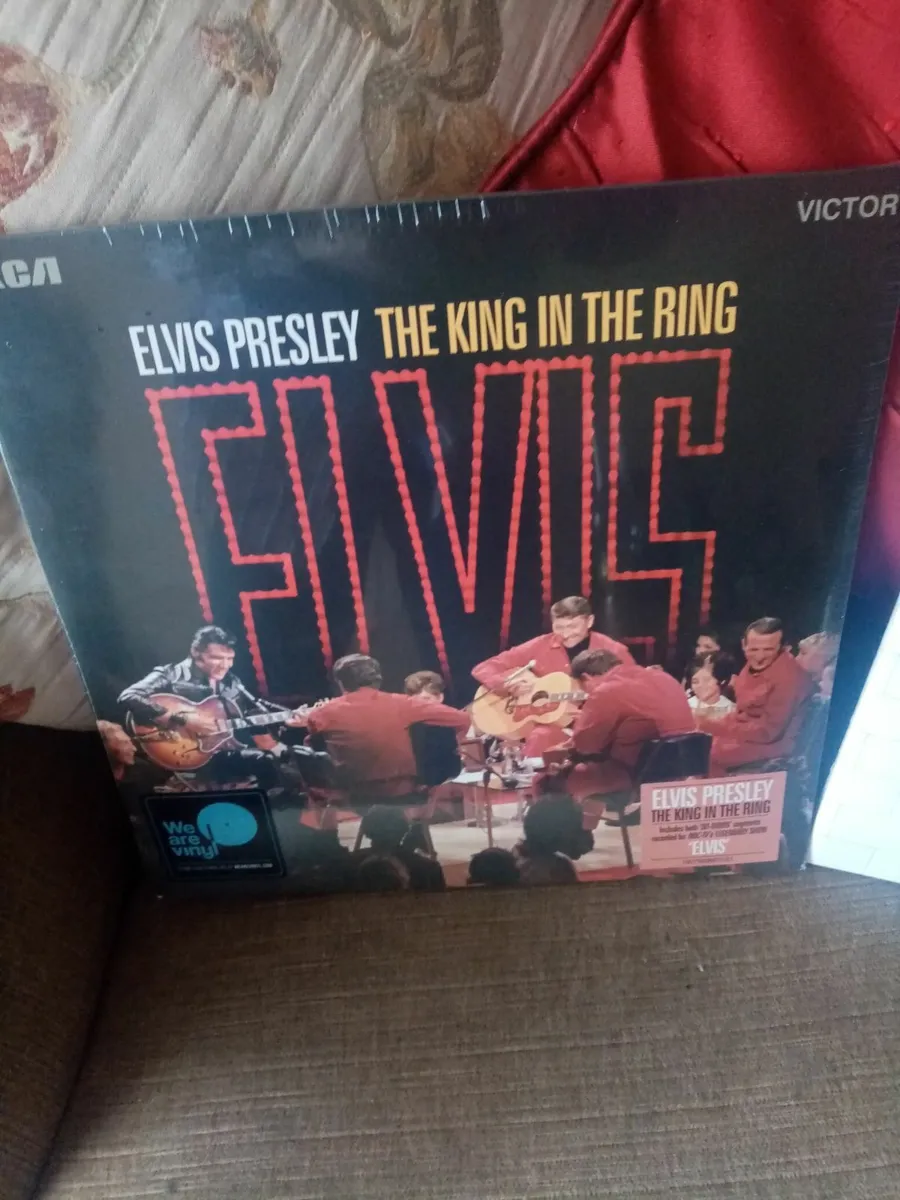 2 new Record Albums - Image 3