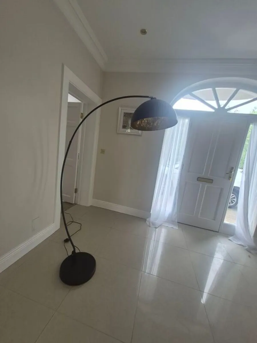 Elegant v large black lamp - Image 3